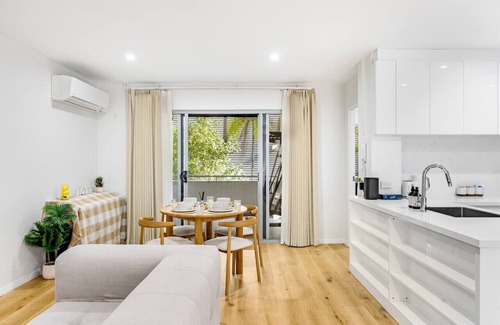 Indooroopilly Apartamento | Spacious 3BR Getaway | Great Location & Comfort