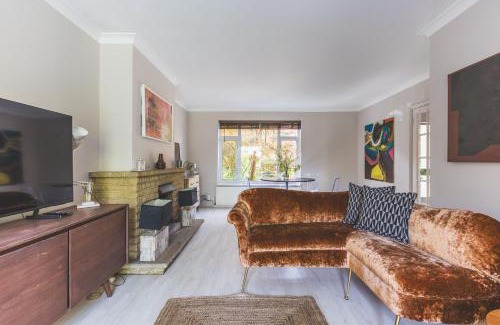 Richmond-upon-Thames Casa | Spacious 3BR Home Huge Garden Free Parking