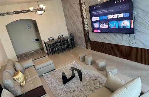Al Majaz Apartamento | Spacious 3BR PLUS MAID ROOM