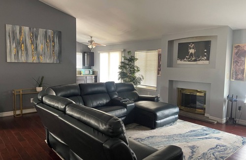 Tollgate Overlook Casa | Spacious 3BR Ranch Gym, Large Patios, Wi-Fi. Near DIA, Attractions & Hospitals