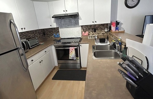 Southeast Edmonton Casa | Spacious 4 Bdm Duplex