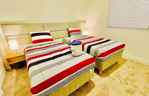 Lodi Casa | Spacious 4-Bed, 2.5 Bath New House - Sleeps 11, Minutes from Shopping Market