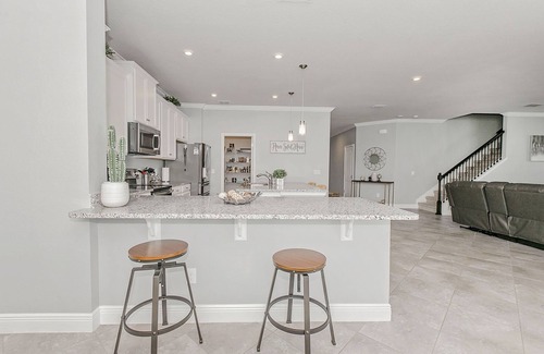 Sanford Casa | Spacious 4 Bed Home near Orlando Gated+Pool Access