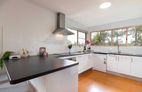 Shelly Beach Casa | Spacious 4-Bed House Metres from Beach