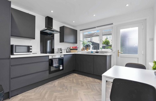 Livingston Casa | Spacious 4 bedroom home