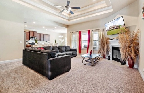 Saraland Casa | Spacious 4 bedroom 3 Full Bath, including a private office. Free WIFI Included.