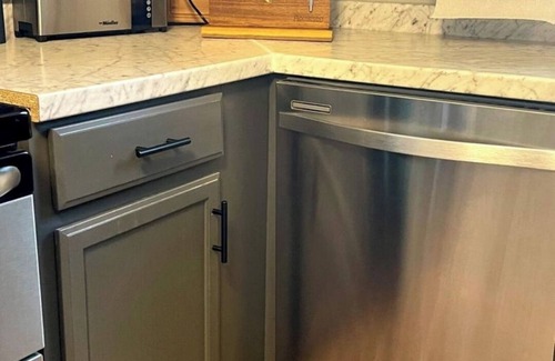 Antioch Casa | Spacious 4-bedroom house in fantastic Nashville with AC, WiFi Sleeps 14