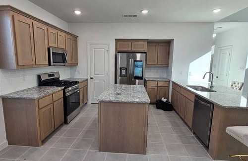 Forney Casa | Spacious 4-bedroom house with WiFi, AC in brilliant Mesquite