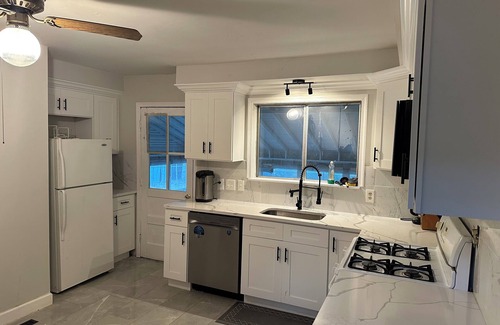 Rolling Road Farms Casa | Spacious 4-bedroom house in cool Woodlawn with AC, WiFi Baltimore DC area