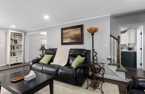 Merriam Casa | Spacious 4-bedroom house, easy access to EVERYTHING, arcade room