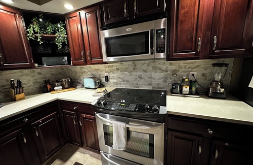 Plymouth Casa | Spacious 4-bedroom house in beautiful Apopka close to Disney and parks with WiFi