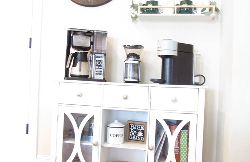 Evans Casa | Spacious 4-bedroom house in golf course neighborhood, sleeps 8+