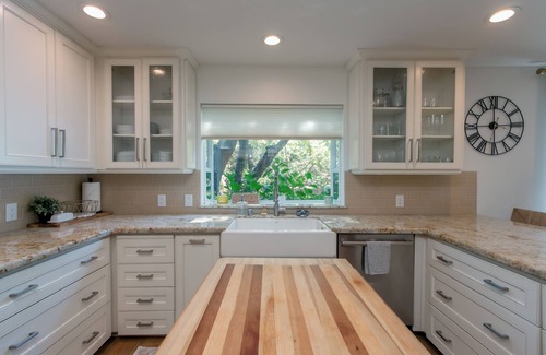 Folsom Casa | Spacious 4-bedroom house in Folsom near Sundhal Elementary School and the Lake.