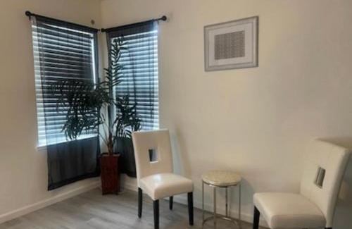 Stockton Casa | Spacious 4 bedroom house!