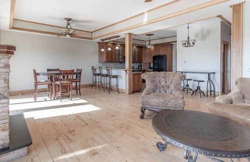 Hammond Casa | Spacious 4-bedroom overlooking Singer Castle including boat slip on the river