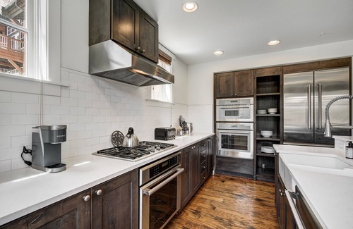 Peak 8 Condominio | Spacious 4 Bedroom Steps From Winter Activities Condo by RedAwning