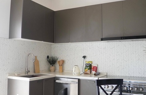 Porto-Novo Casa | Spacious 4-bedroom townhome with AC and WiFi in fabulous Porto-Novo