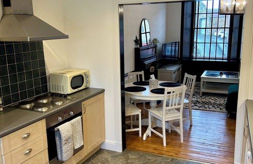 Cupar Casa | Spacious 4 bedroom townhouse with traditional features and private courtyard