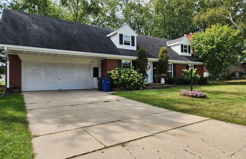 Ashwaubenon Casa | Spacious 4-bedroom home next to Lambeau Field