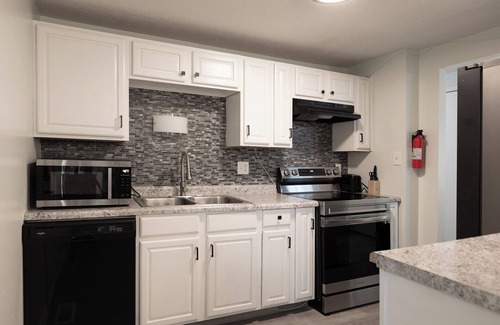 Indianapolis Casa | Spacious 4-bedroom house in amazing Indianapolis with WiFi, fitness room