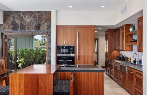 Kailua-Kona Casa | Spacious 4-bedroom house plus bunk room with WiFi and AC in charming Kailua-Kona