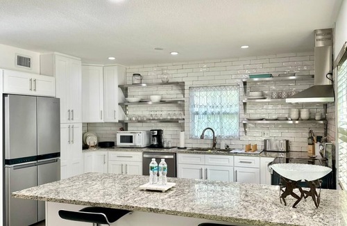 Lake Mary Casa | Spacious 4-bedroom vacation house with WiFi and AC in welcoming Lake Mary