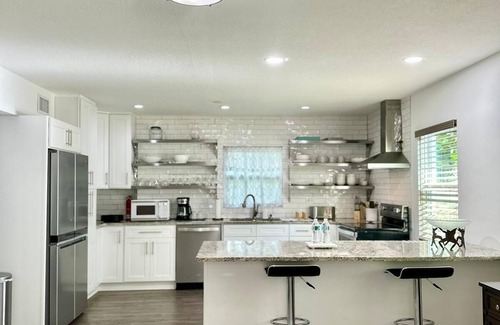 Lake Mary Casa | Spacious 4-bedroom vacation house with WiFi and AC in welcoming Lake Mary