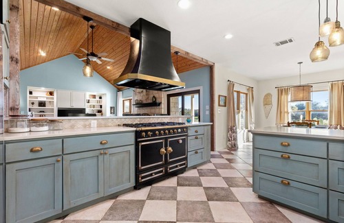 Kyle Casa | Private Ranch-Chef's Kitchen-King Bed-Large Pool-heated for additional charge