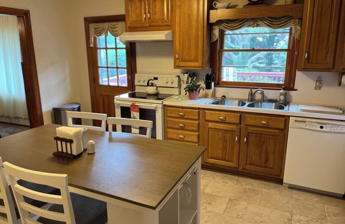 Christiansburg Casa | Spacious 4-BR House Close to Everything in Christiansburg, Blacksburg & Radford