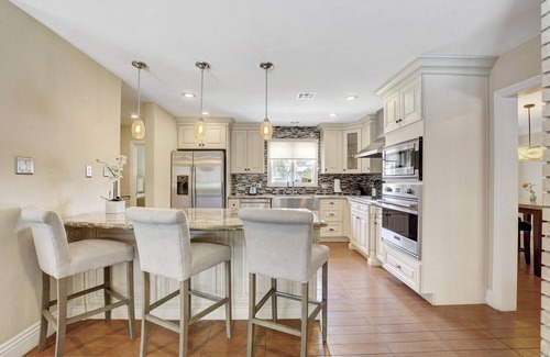 McNeil Estates Casa | ¡Casa de vacaciones de lujo de más de 4000 pies cuadrados (plano abierto) más cercana al Strip!