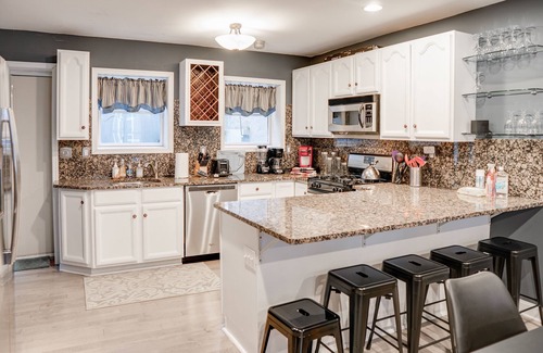 Graduate Hospital Casa | Amplio, soleado 4BD / 2. 5 baños justo al sur de St. ¡Buena ubicación!