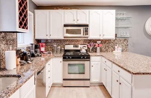 Graduate Hospital Casa | Amplio, soleado 4BD / 2. 5 baños justo al sur de St. ¡Buena ubicación!