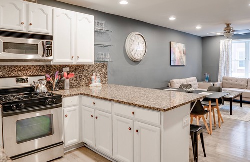 Graduate Hospital Casa | Amplio, soleado 4BD / 2. 5 baños justo al sur de St. ¡Buena ubicación!