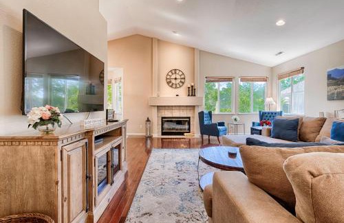 Sonoma Casa | Spacious 4BD 3BA with hot tub, fire pit, and wraparound deck