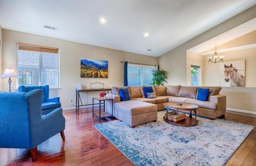 Sonoma Casa | Spacious 4BD 3BA with hot tub, fire pit, and wraparound deck