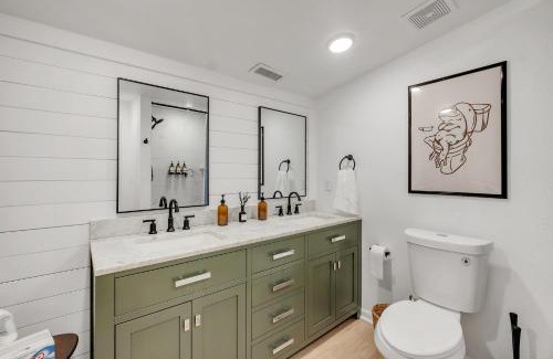 Tallahassee Casa | Spacious 4BD - Central Stay with Backyard & Games