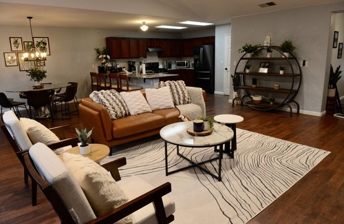 Visalia Casa | Spacious 4BD Home w EV charger near Sequoia Ntl Pk