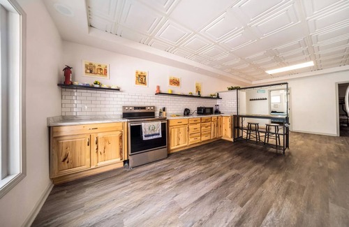 Cuyahoga Falls Casa | Spacious 4BR Near Riverfront, Sleeps 14, Pet-Friendly, Games, Firepit, CVNP