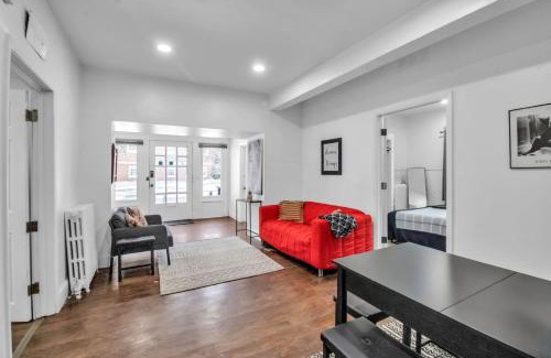 North Buffalo Casa | Spacious 4BR Near UB Niagara Falls - Pet Friendly