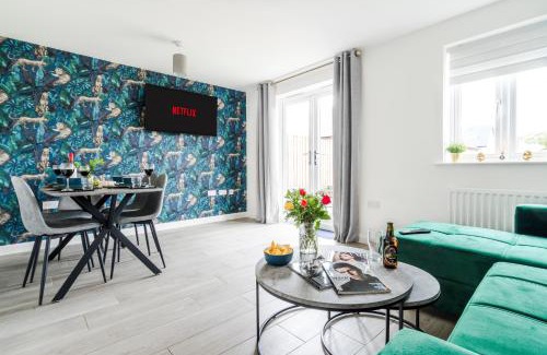 Milton Keynes Casa | Spacious 4BR Townhouse Free Parking & WiFi