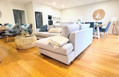 Port Macquarie Casa | Spacious 4BR w/Water Views
