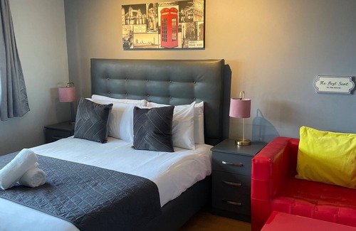 Wolverhampton Casa | Spacious 5-Bed House perfect for long stay