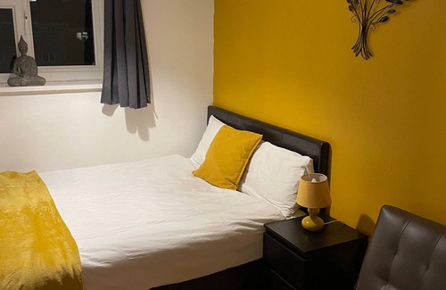 Wolverhampton Casa | Spacious 5-Bed House perfect for long stay