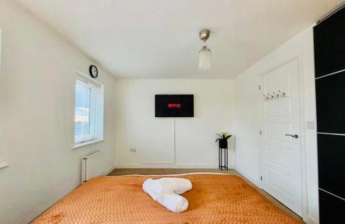 Dartford Apartamento | Spacious 5 Bed, Sleeps 10 with Parking, Contractors & Family Haven