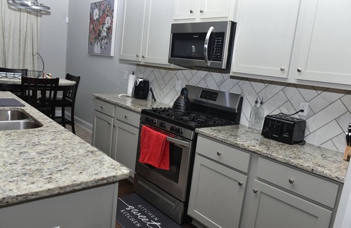 Lawrenceville Casa | Spacious 5-bedroom house with AC and WiFi in charming Lawrenceville