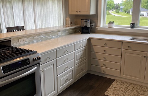 Roach Casa | Spacious 5 Bedroom, 3.5 Bathroom Lakeview home with a large yard awaits!