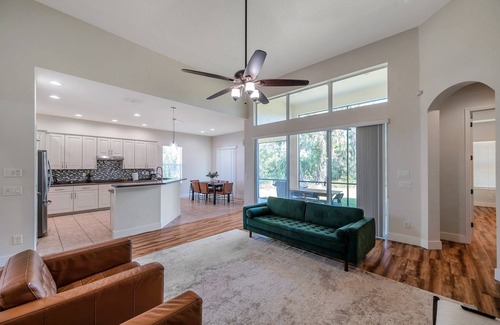 Palmetto Casa | Spacious 5-bedroom 3 full Bath house on large lot & cul-de-sac close to beaches