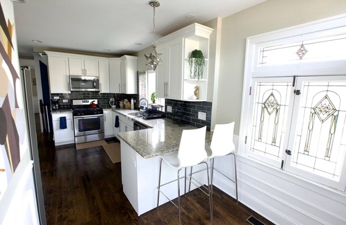 Berwyn Casa | Spacious 5-bedroom bungalow with AC, WiFi in welcoming Berwyn