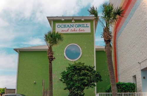 Kure Beach Casa | Spacious 5-bedroom house in charming Kure Beach with AC