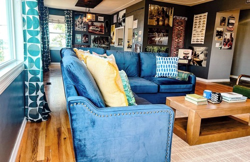 Moses Lake Casa | Spacious 5-bedroom House Just 1 Block from the Lake, with a Boat Launch!